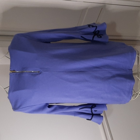 Crown & Ivy Top - Picture 2 of 11